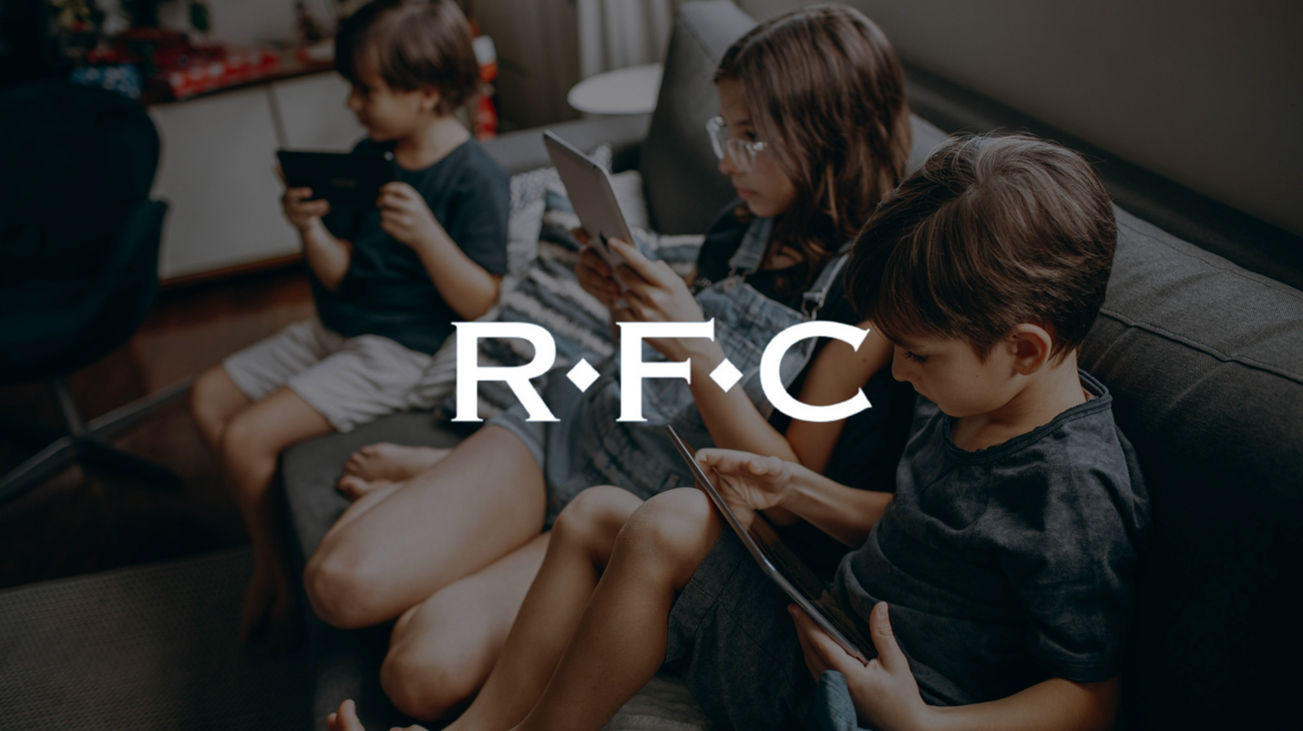 Illinois Enacts Children’s Social Media Safety Act